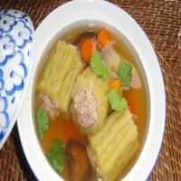 แกงจืดมะระยัดไส้